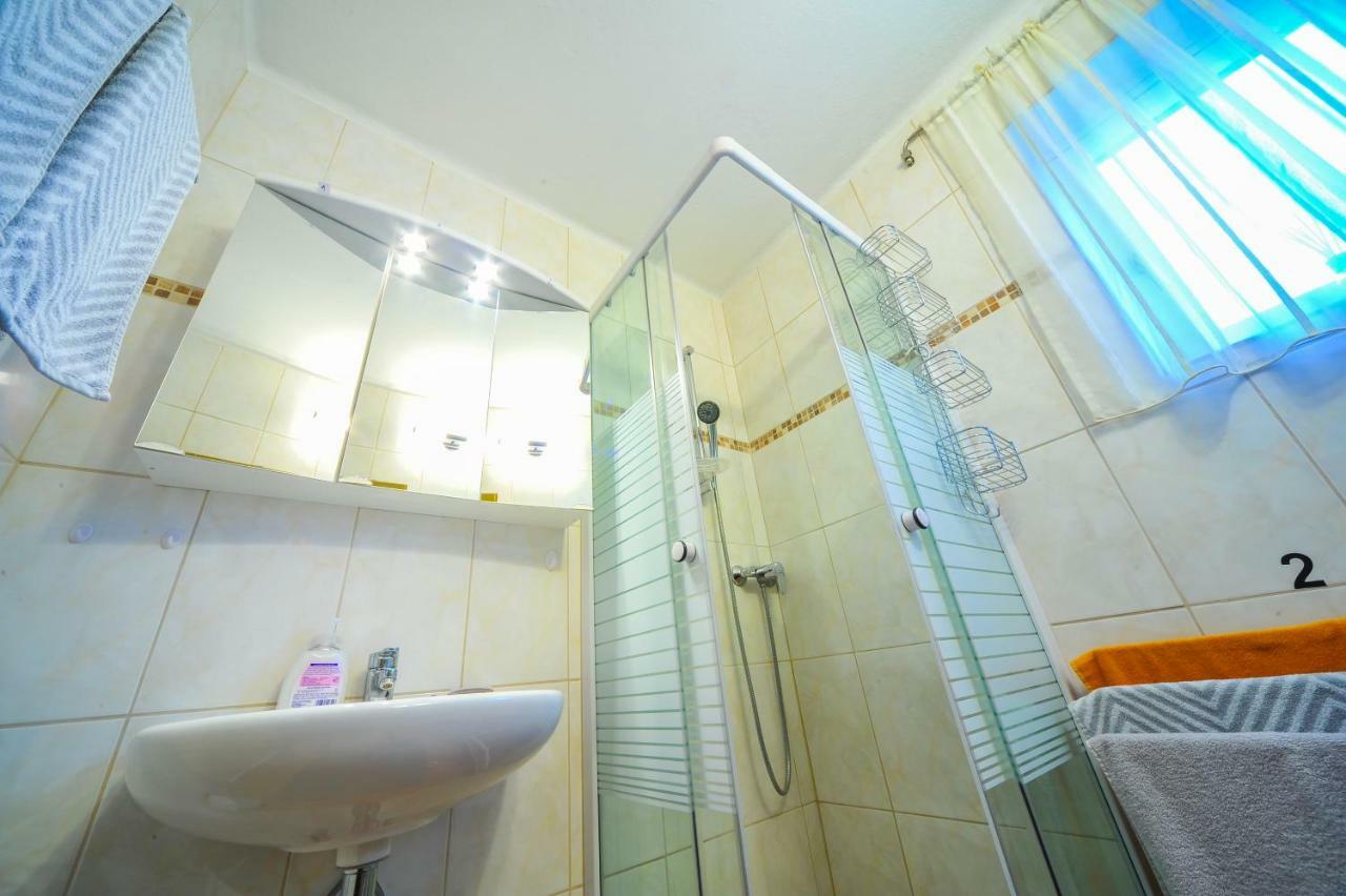 Privatzimmer Haus Erika Sankt Peter-Freienstein Exteriör bild