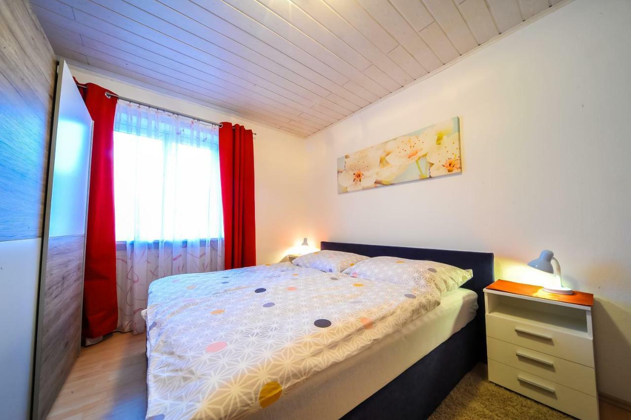 Privatzimmer Haus Erika Sankt Peter-Freienstein Exteriör bild
