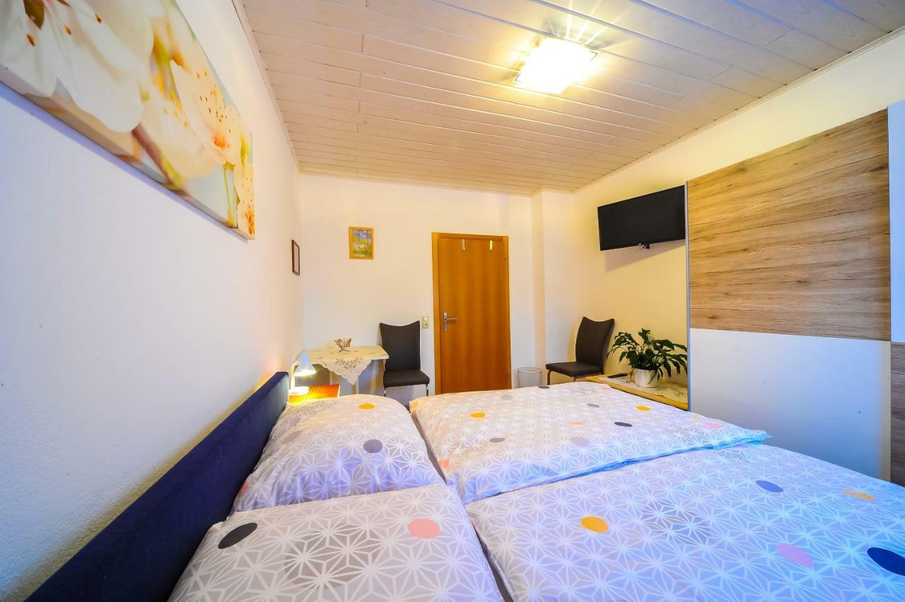 Privatzimmer Haus Erika Sankt Peter-Freienstein Exteriör bild